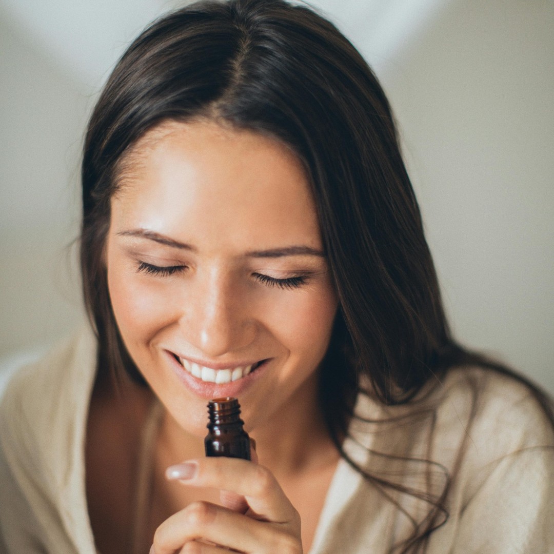 Kako vonj vpliva na psiho: zakaj so sintetični vonji problem za zdravje in planet