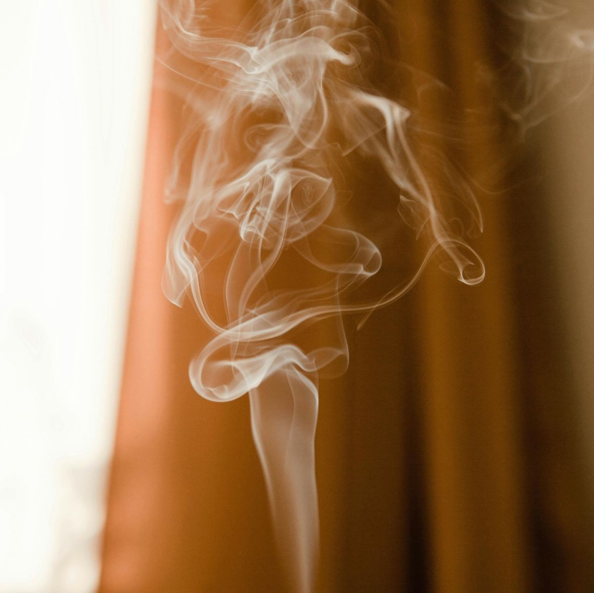 Dom kot oaza miru: Kako vonj vpliva na razpoloženje in energijo